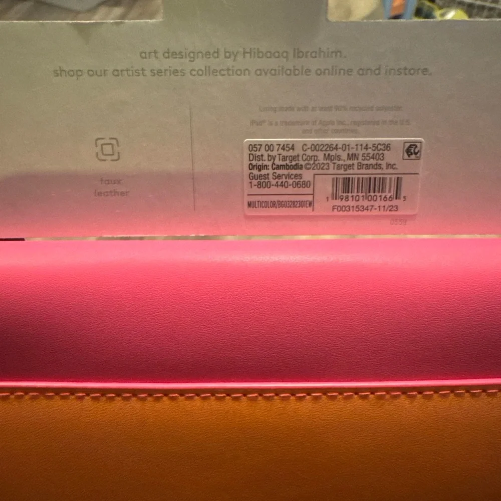 New with tags, I pad sleeve fits IPad 3rd gen